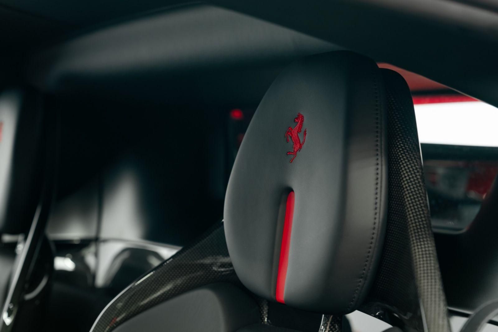 Fahrzeugabbildung Ferrari SF90 Stradale FIORANO/CARBON/CAM