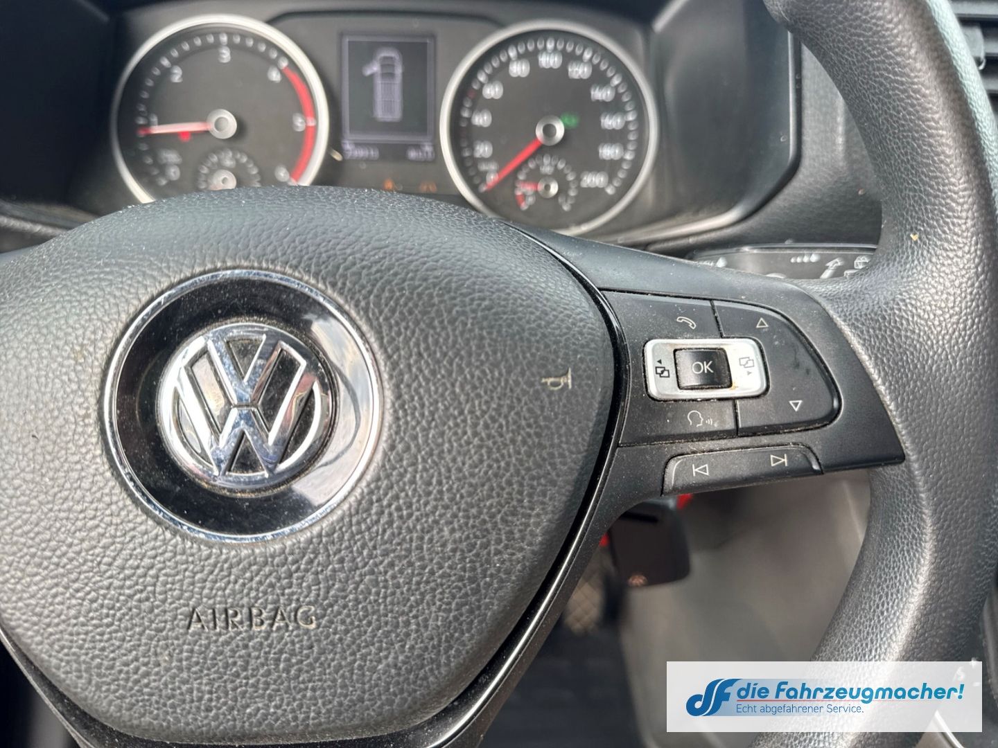 Fahrzeugabbildung Volkswagen Crafter Kasten 35 AUT. mittel L2 Hochd.LED Trend