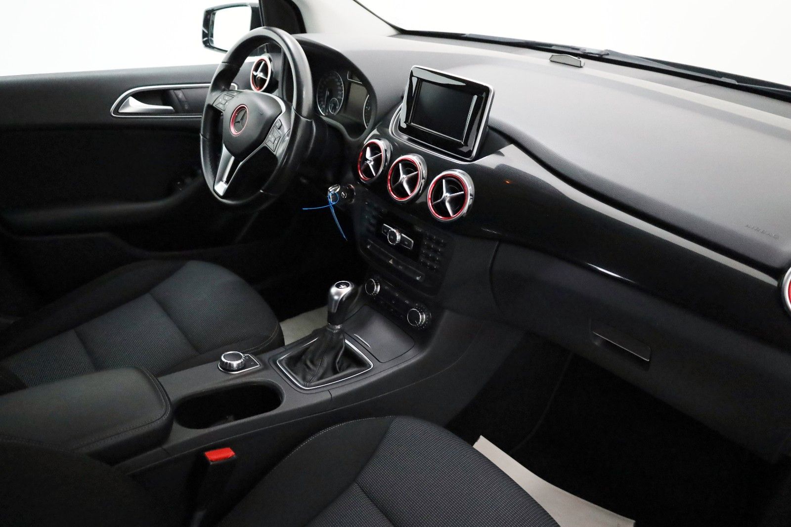 Fahrzeugabbildung Mercedes-Benz B 180d Navi,Bi-Xenon,SH,PDC vo.+hi.