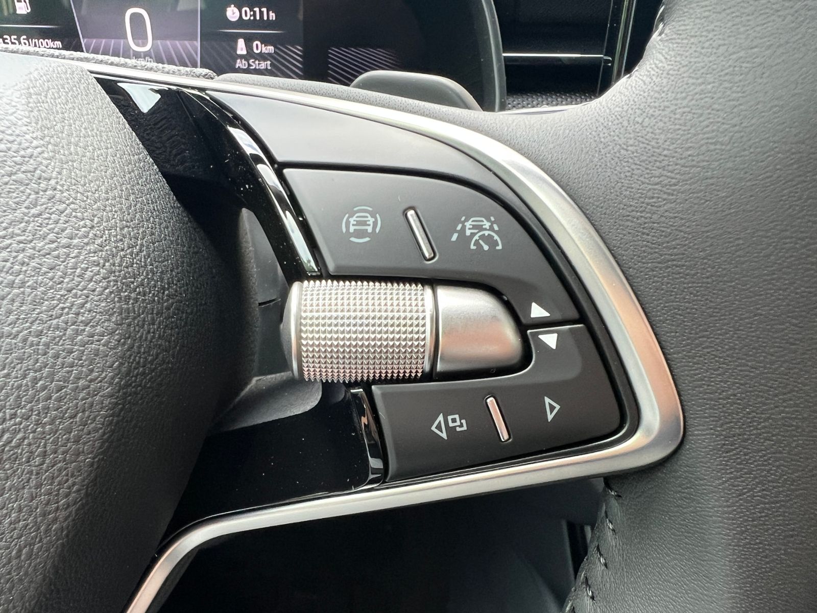 Fahrzeugabbildung SKODA Scala Selection 1.0 TSI DSG *LED, ACC, Kamera, 1