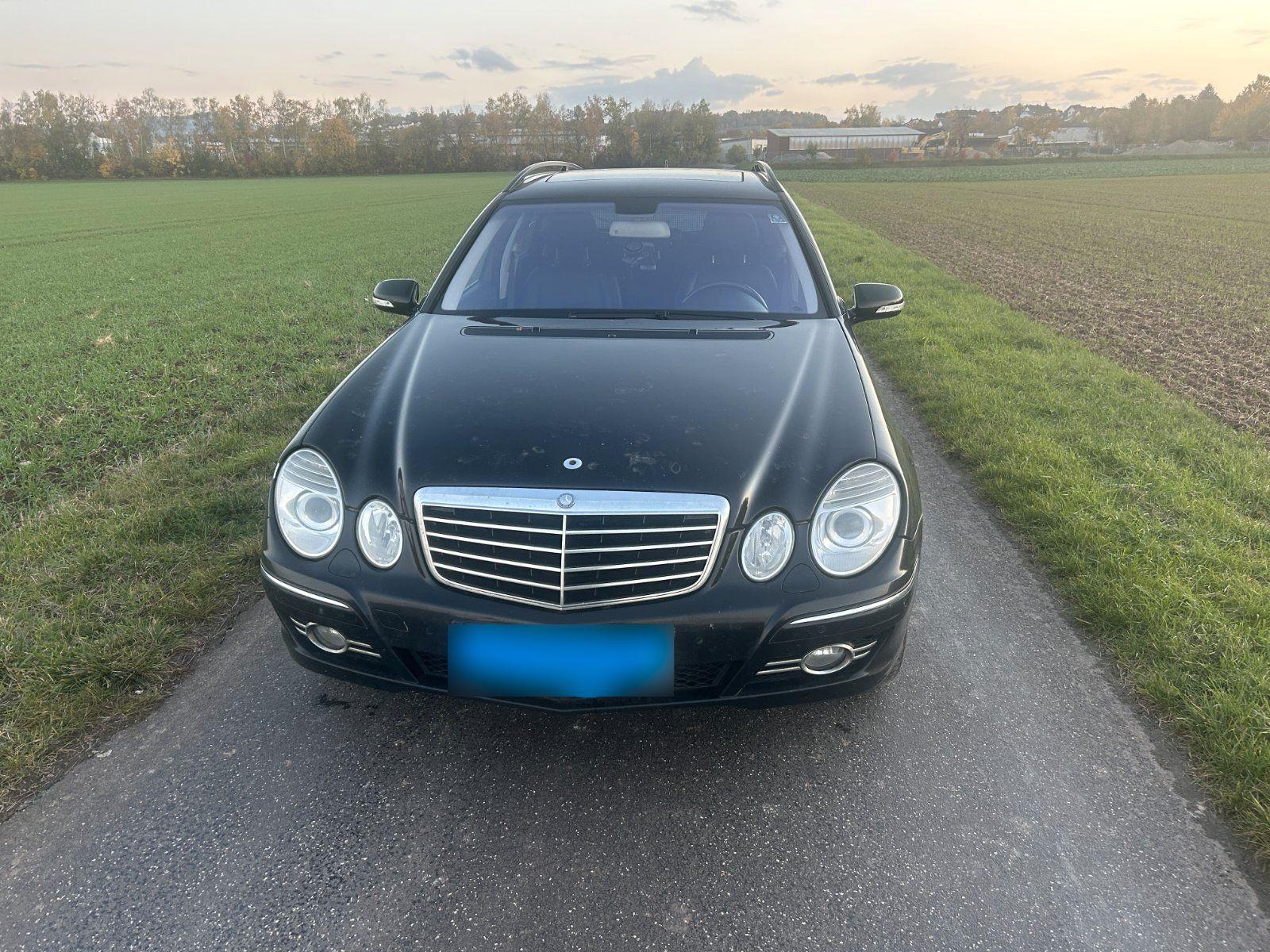 Mercedes-Benz E280 2009 — rear view