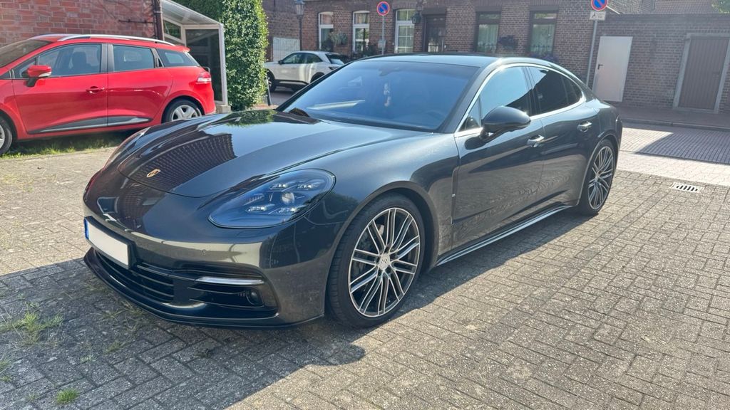 Image of Porsche Panamera