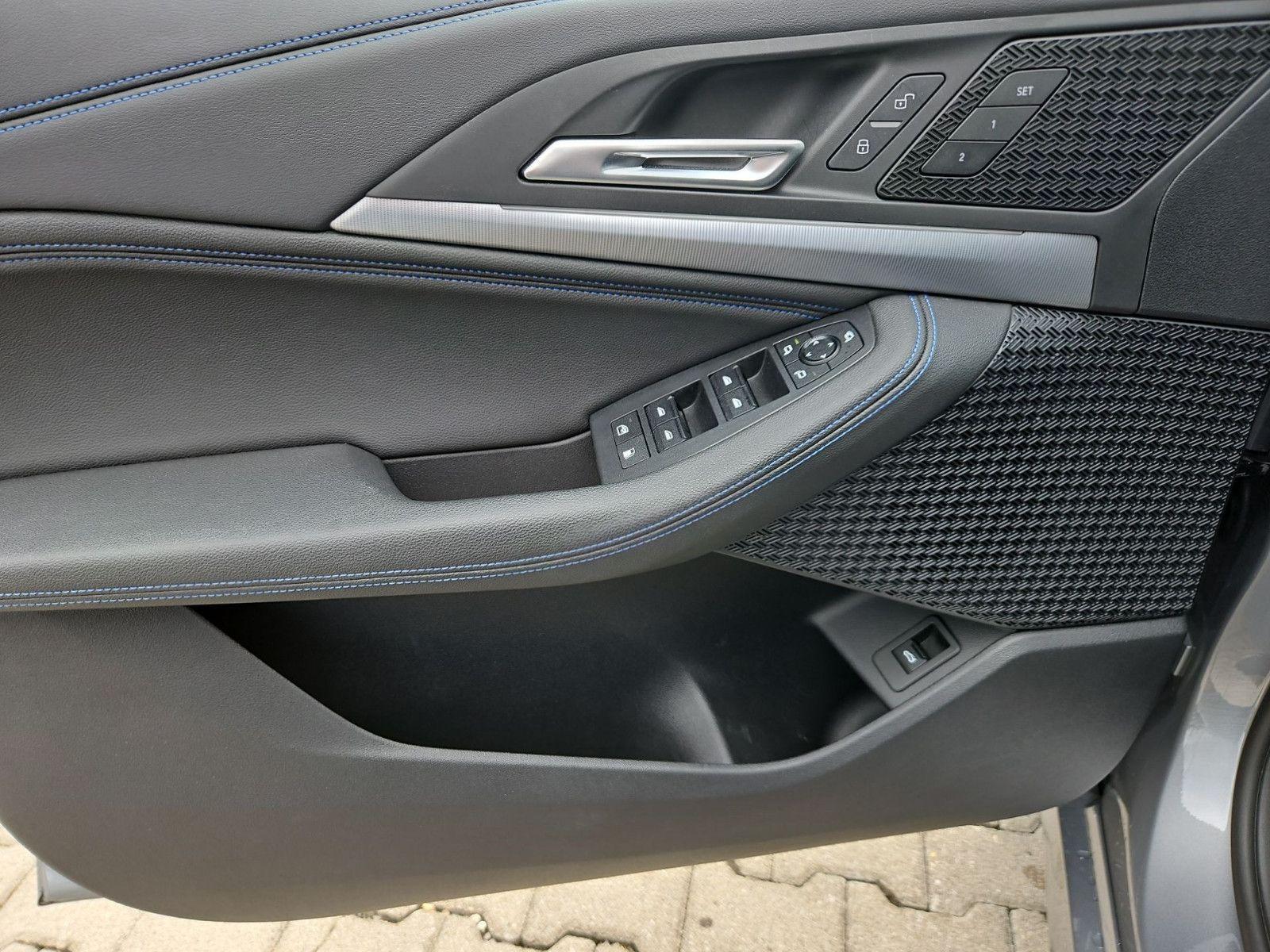 BMW 230e Active Tourer xDrive M-Sport/HUD/LED/DAB
