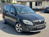 Skoda Roomster 1.6l TDI  /PANNO/PDC/TÜV NEU/SHZ/8Fach - Skoda Roomster in Köln