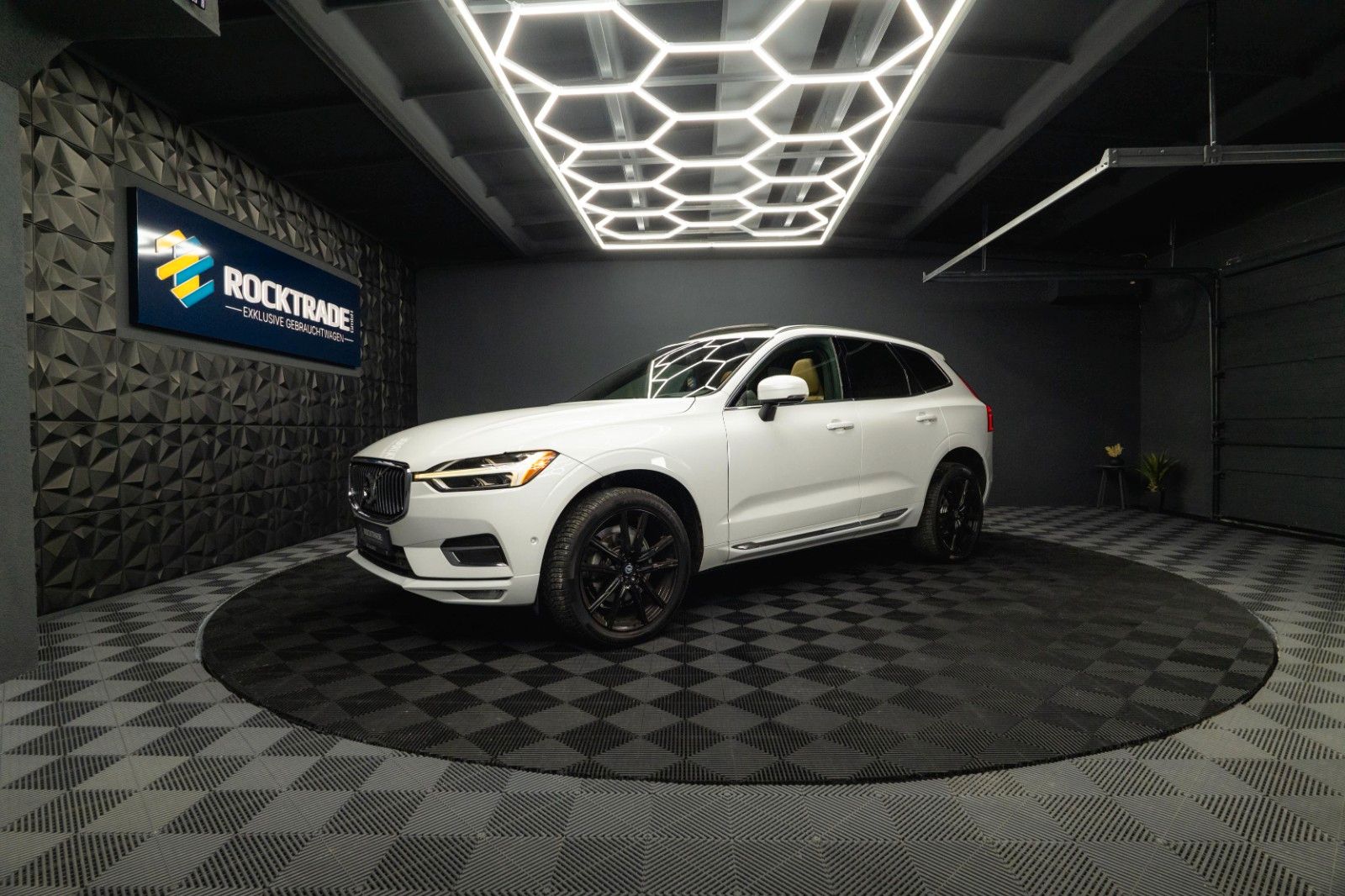 Fahrzeugabbildung Volvo XC60 T5 Inscription AWD | ACC | Pano | H&K | LED