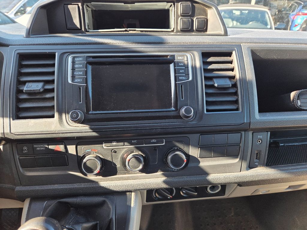 VW T6 Transporter Kombi FWD – Ansicht 15