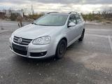 Volkswagen VW GOLF 5 DIESEL 1,9 - Volkswagen Golf mit Diesel-Antrieb: Kombi, Automatik, 1.9
