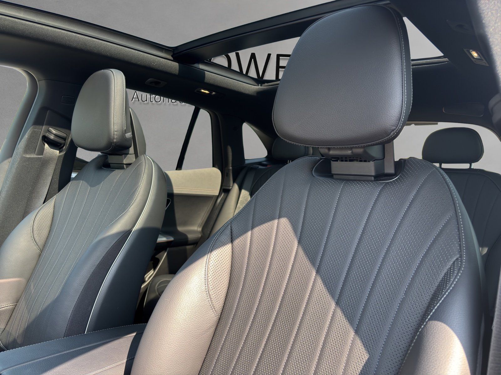 Fahrzeugabbildung Mercedes-Benz EQE 350 SUV AMG Prem+ HYPER AIRMATIC AHK 22KW TV