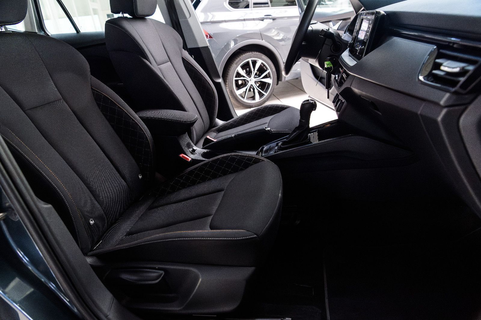 Fahrzeugabbildung SKODA Kamiq Ambition 1.0 DSG LED+AHK+SHZ+GRA