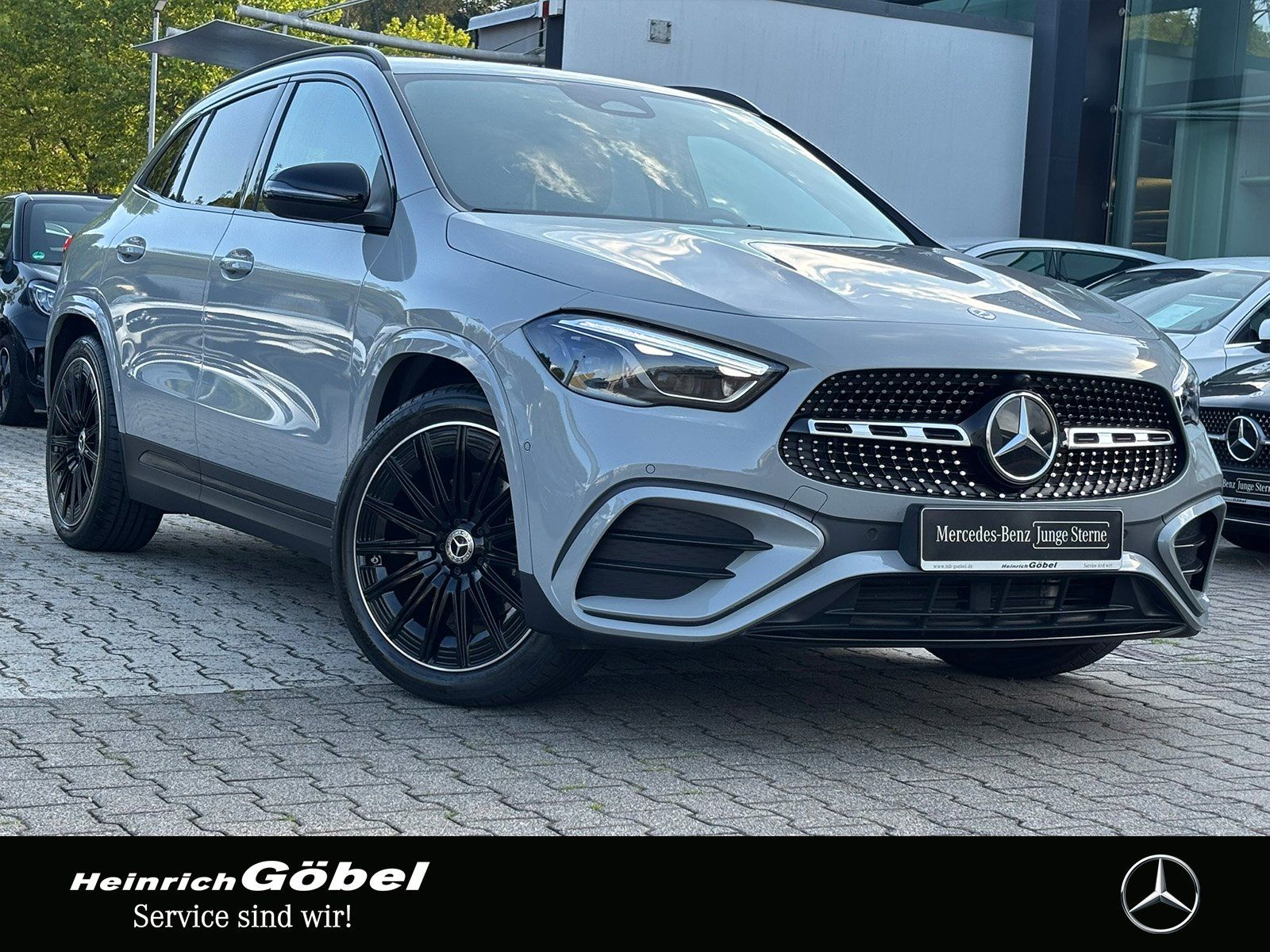 Fahrzeugabbildung Mercedes-Benz GLA 220 4M AMG*AHK*NIGHT-PAKET*MULTIBEAM*20ZOLL