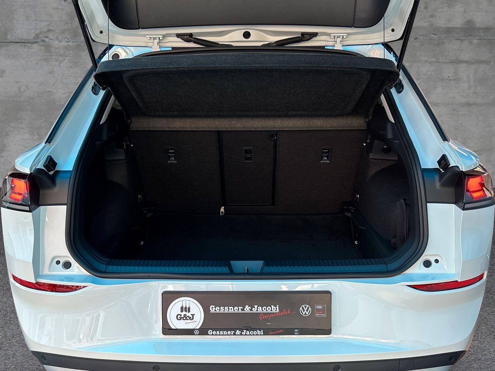 Fahrzeugabbildung Volkswagen T-Roc 1.5 eTSI Life Keyless ACC Kamera SHZ