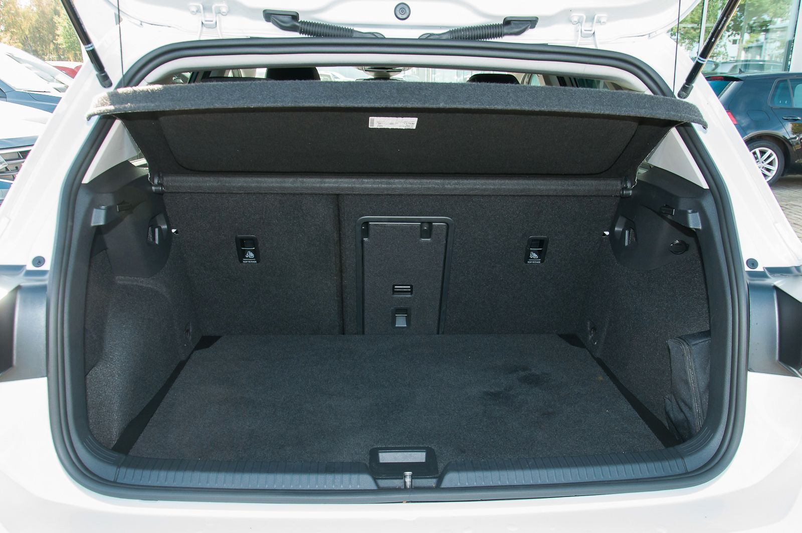 Fahrzeugabbildung Volkswagen Golf VIII 1.5 TSI Active Alu LEDPlus Standh. Hea