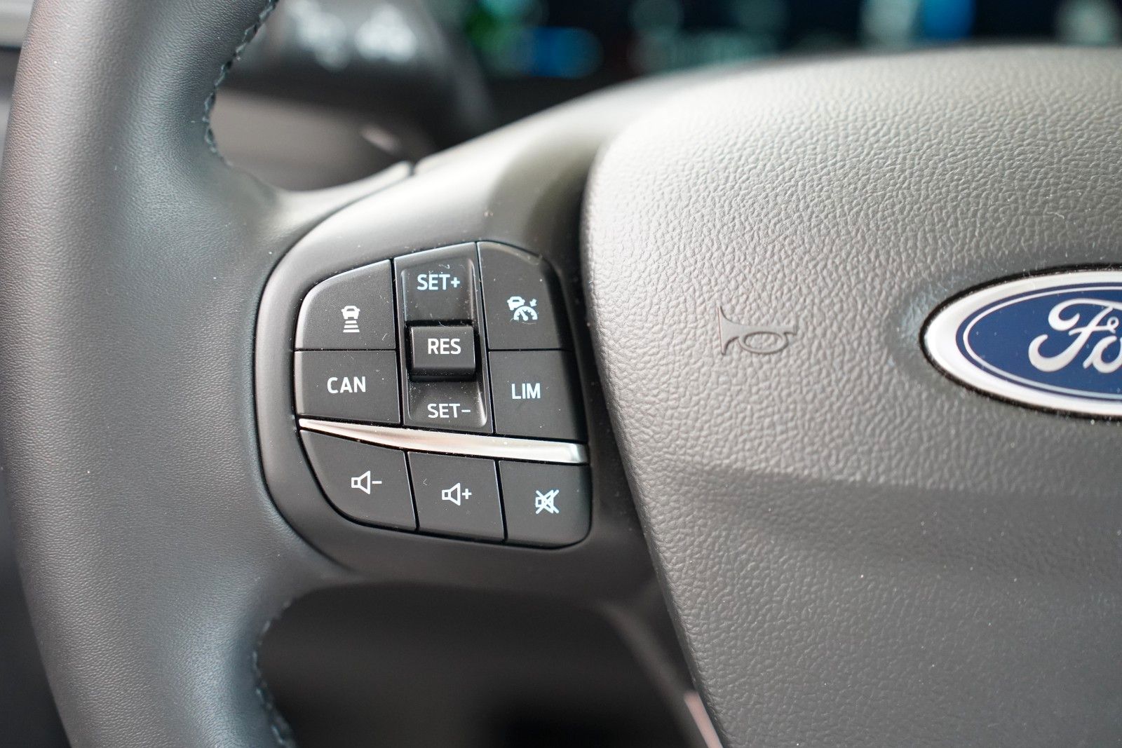 Fahrzeugabbildung Ford Focus Active X*PANO*ACC*RFK*WINTER-P.*ALLWETTER