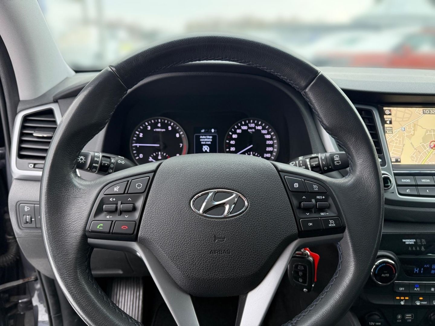 Fahrzeugabbildung Hyundai Tucson 1.6 Benzin Rückfahrkamera Sitzheizung Kli