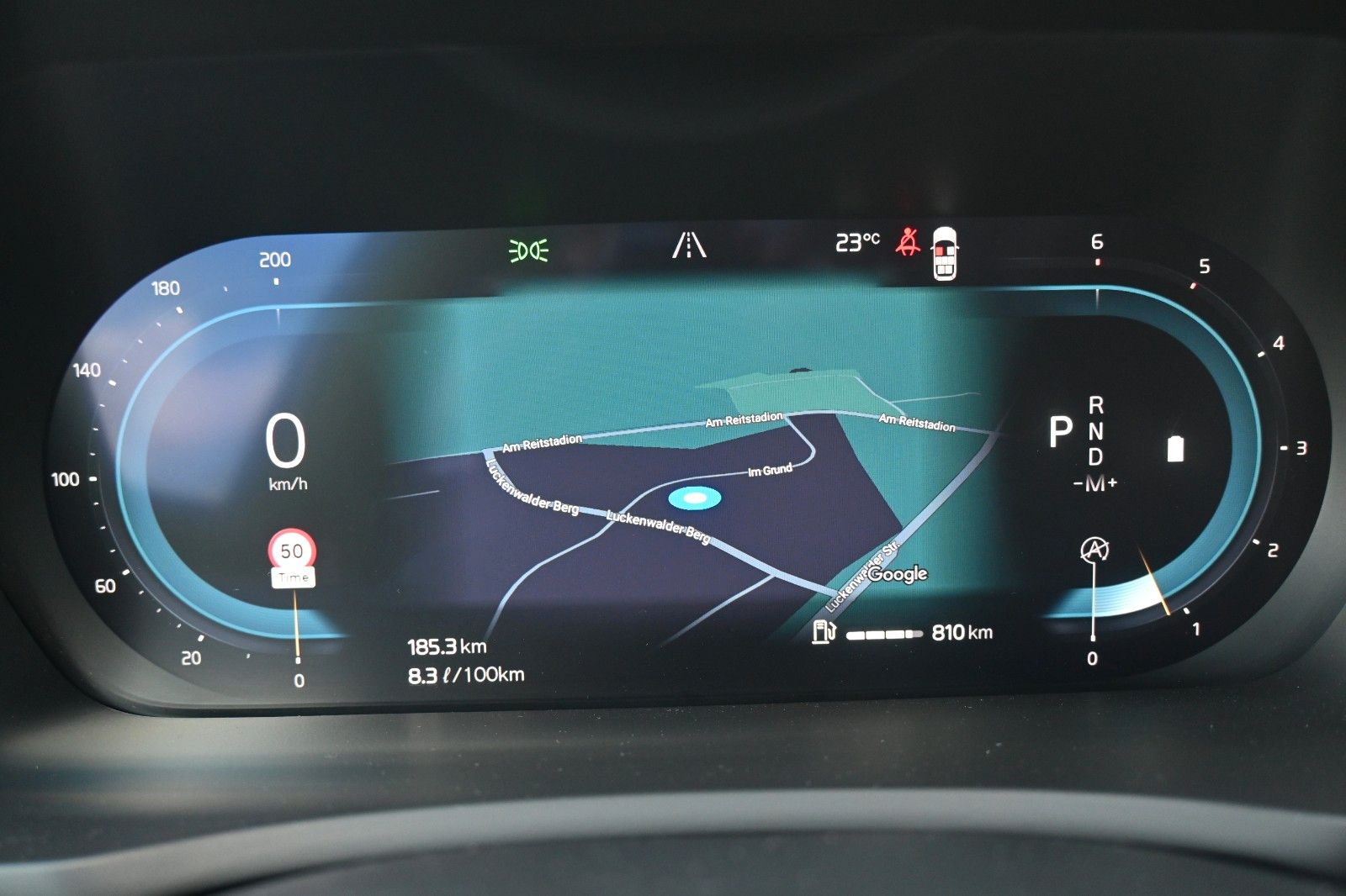 Fahrzeugabbildung Volvo B5D Ultimate Dark HK*HUD*PANO*STHZ*360*STHZ*AHK*