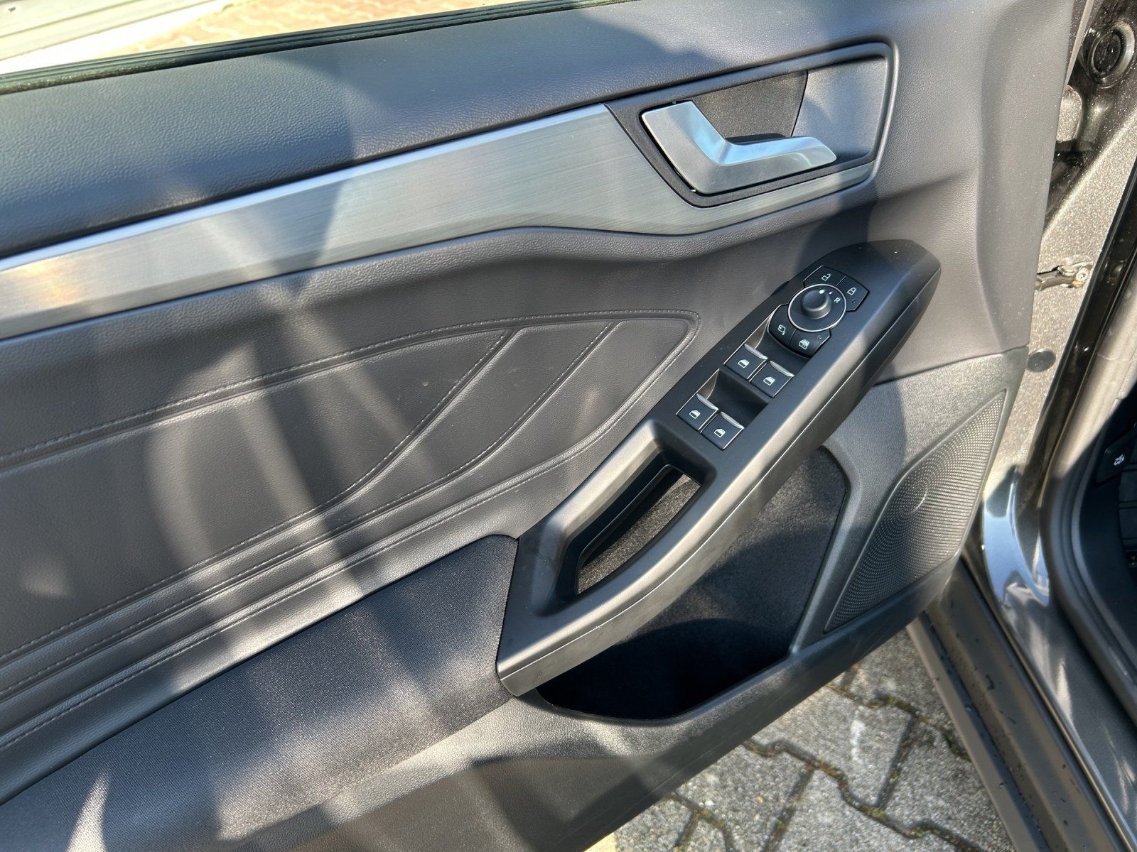 Fahrzeugabbildung Ford Focus Titanium X Winter P. B&O e.Call LM 17Z LED