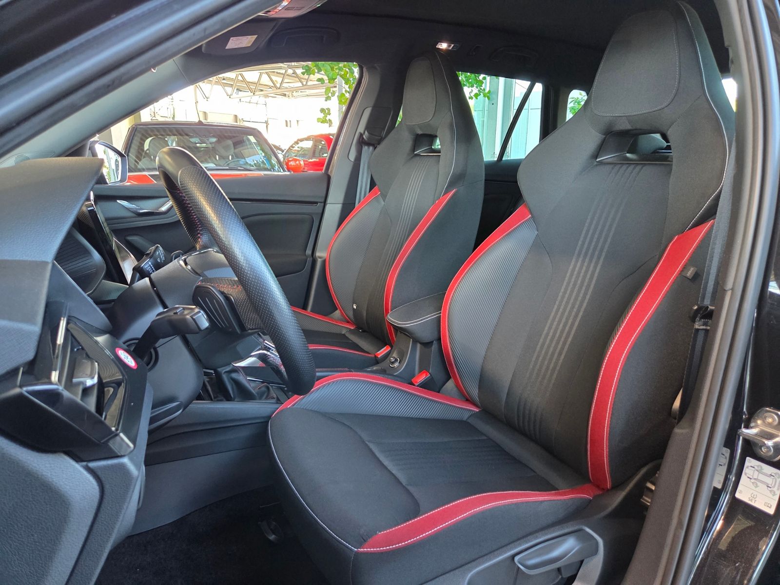 Fahrzeugabbildung SKODA KAMIQ  Monte Carlo PANO LED NAVI ALU