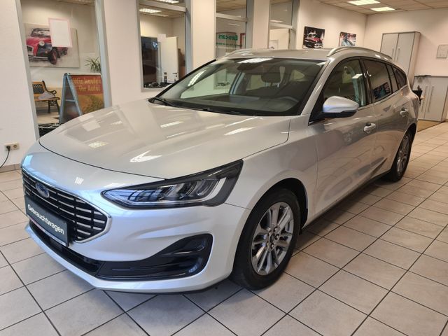 Ford Focus Turnier Titanium / 1. Hand / SCHECKHEFT