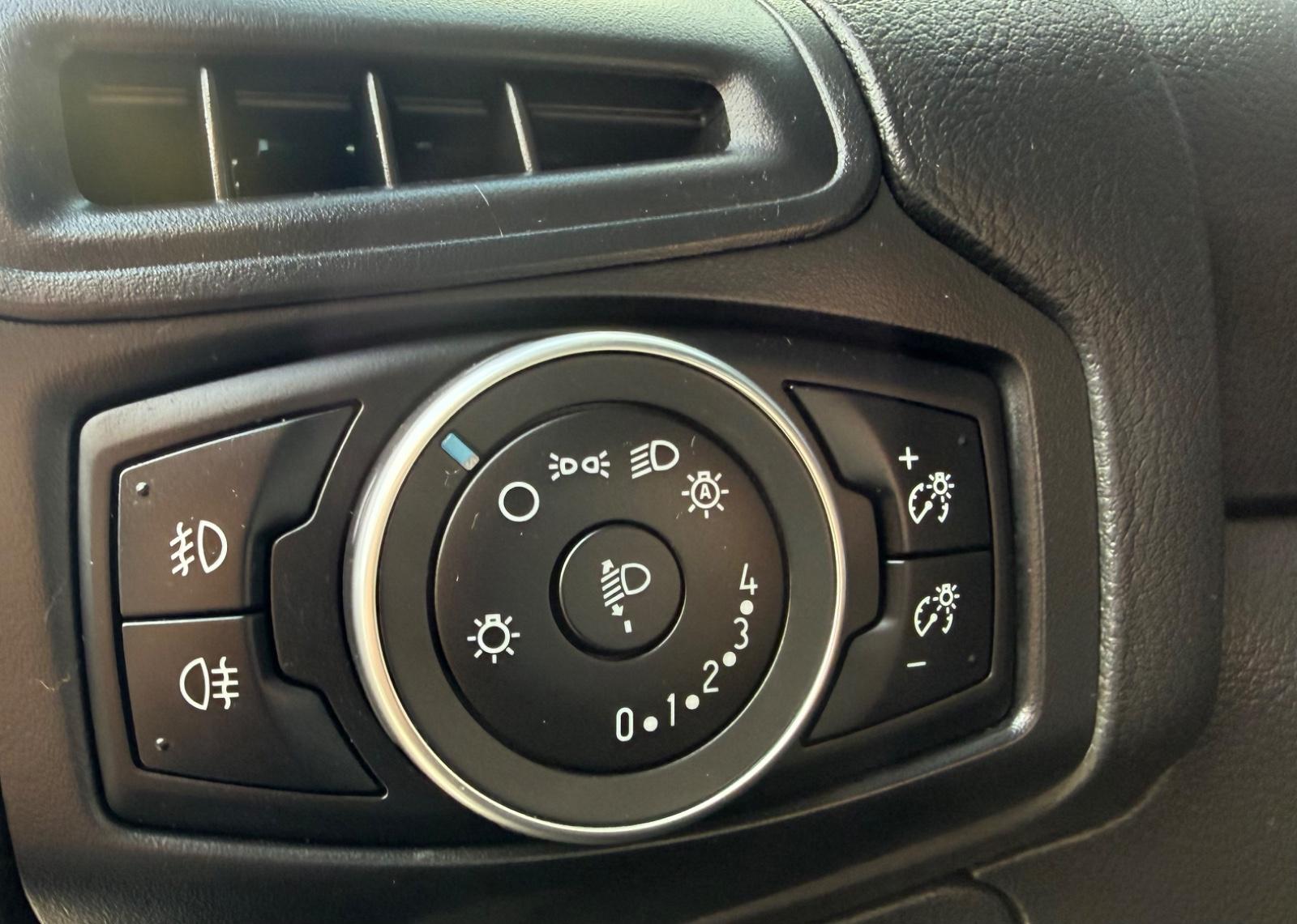 Ford Focus Turnier Sport Sportsitze Sport Lenkrad