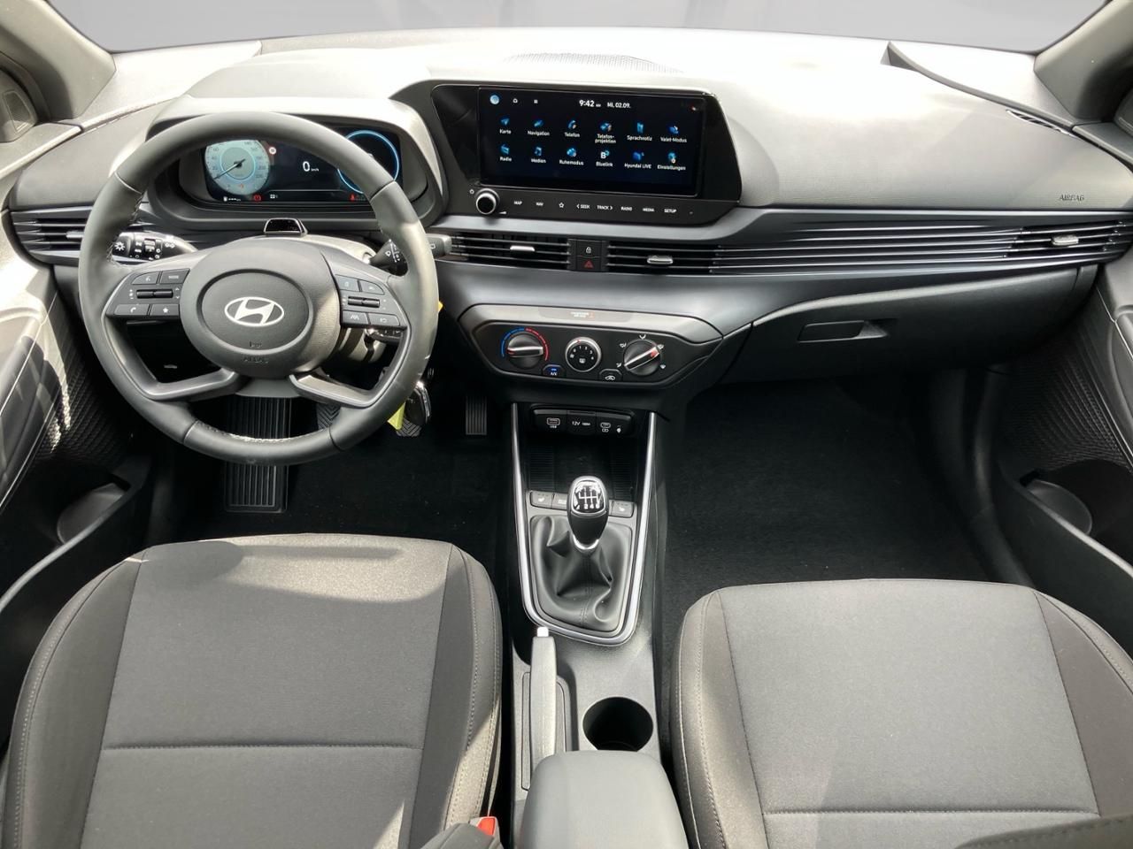 Fahrzeugabbildung Hyundai i20 BLACKLINE SHZ*LHZ*NAVI*CARPLAY