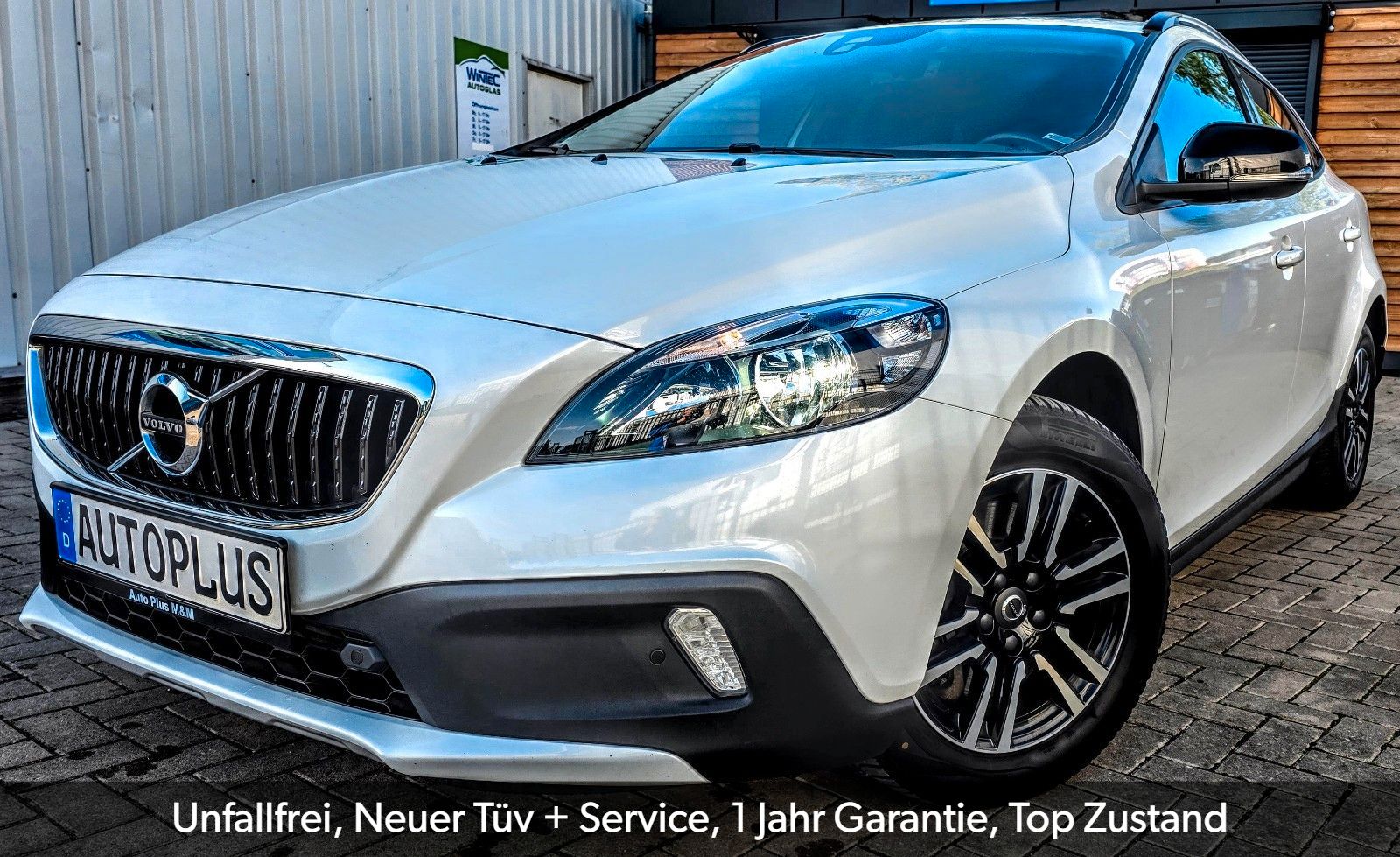 VOLVO V40 CC