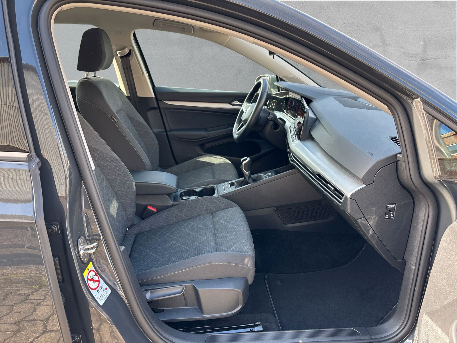 Fahrzeugabbildung Volkswagen Golf Variant 1.0 TSI Life ACC AppConnect SHZ PDC