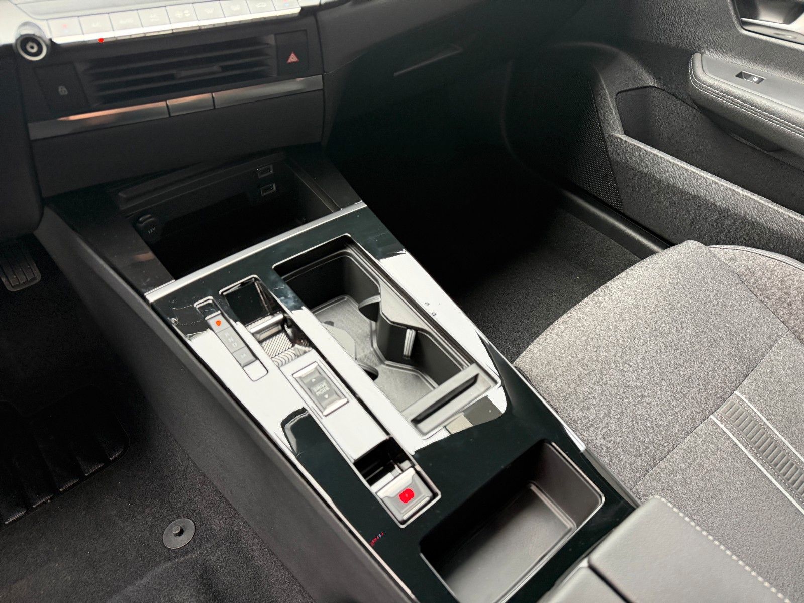 Fahrzeugabbildung Opel Astra L ST GS 145PS Hybrid Kamera/LED!