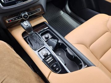 Volvo XC90 - 10