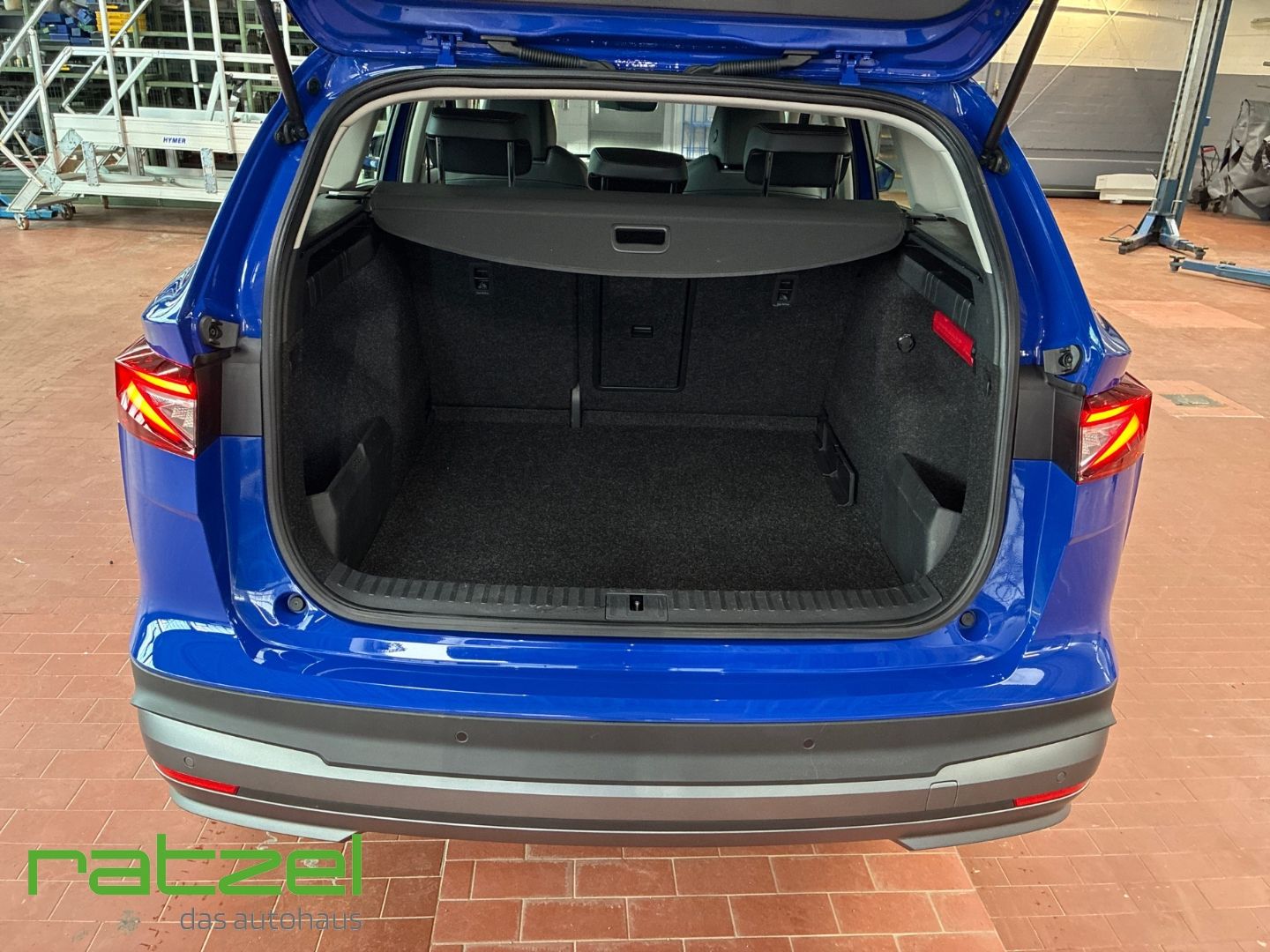 Fahrzeugabbildung SKODA Enyaq Loft iV 50 elektro Navi T-Leder Digitales