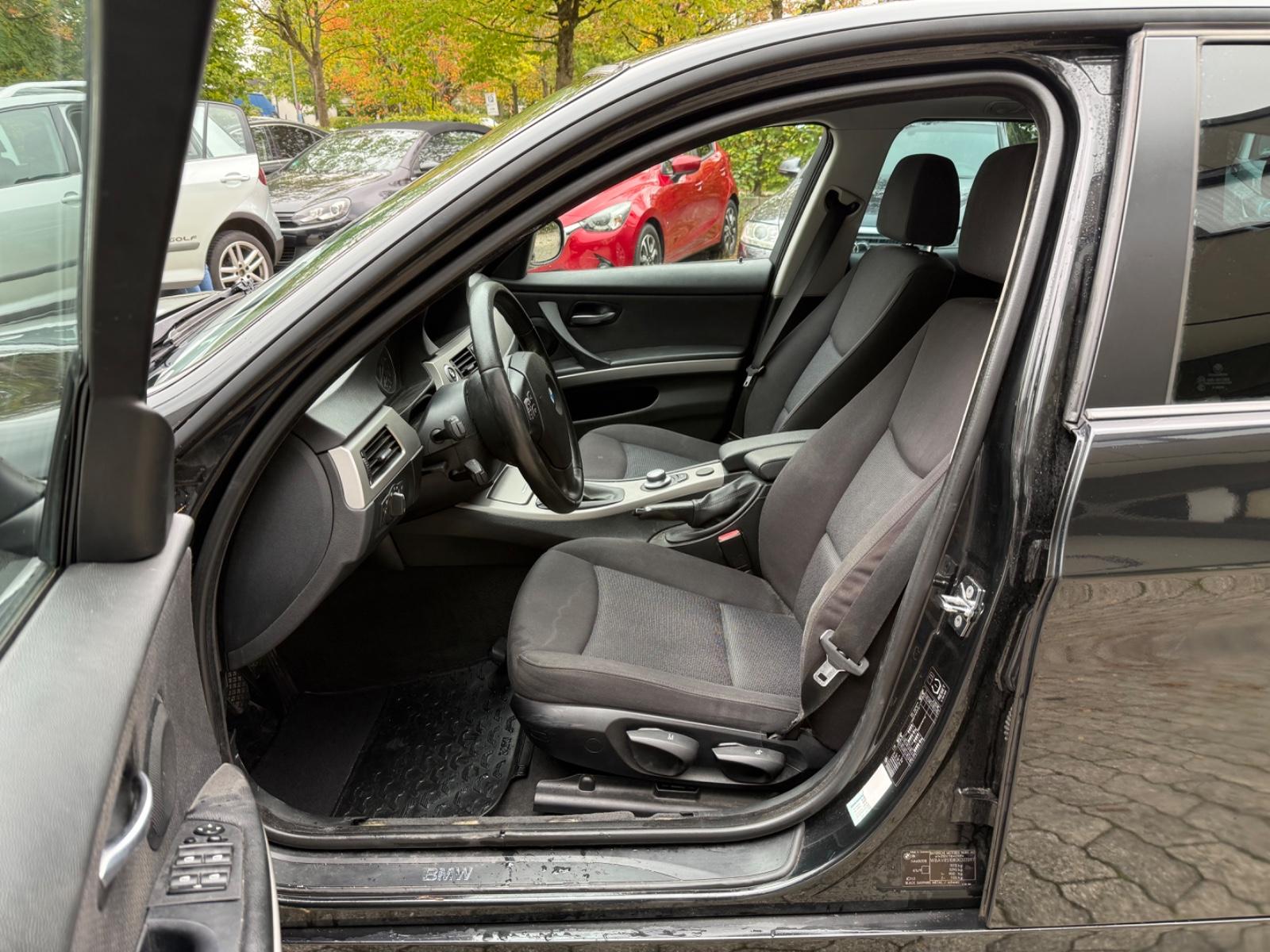 BMW 318 2007 — photo 11