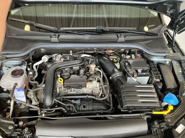 Fahrzeugabbildung SKODA Kamiq 1.0 TSI DSG Style LED KLIMA MFL SHZ TEMPOM