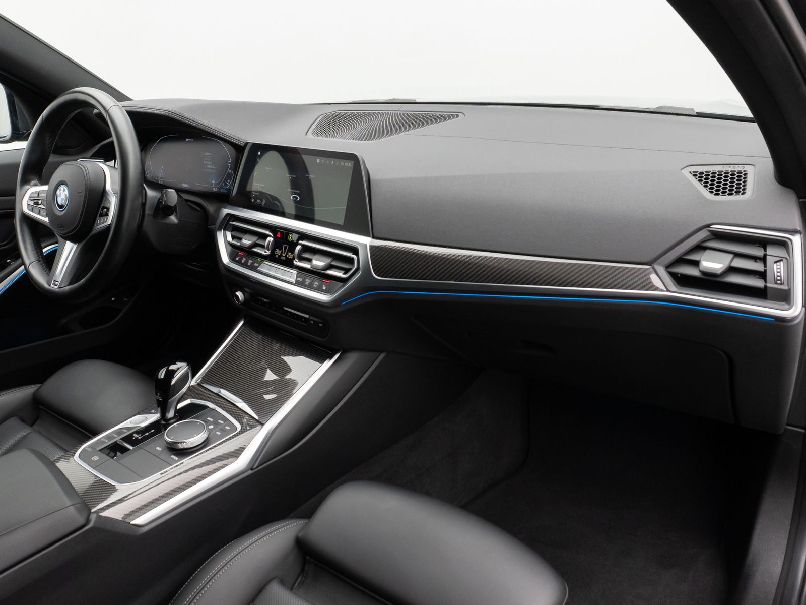 Fahrzeugabbildung BMW 320e M Sport HiFi DAB PDC Fernlichtassist 19Zoll