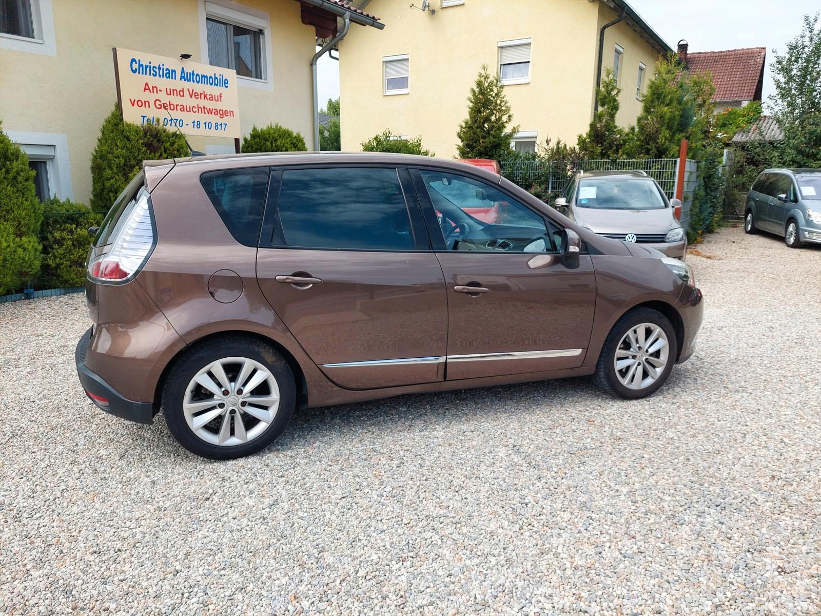 Renault Scenic 2012 — photo 10