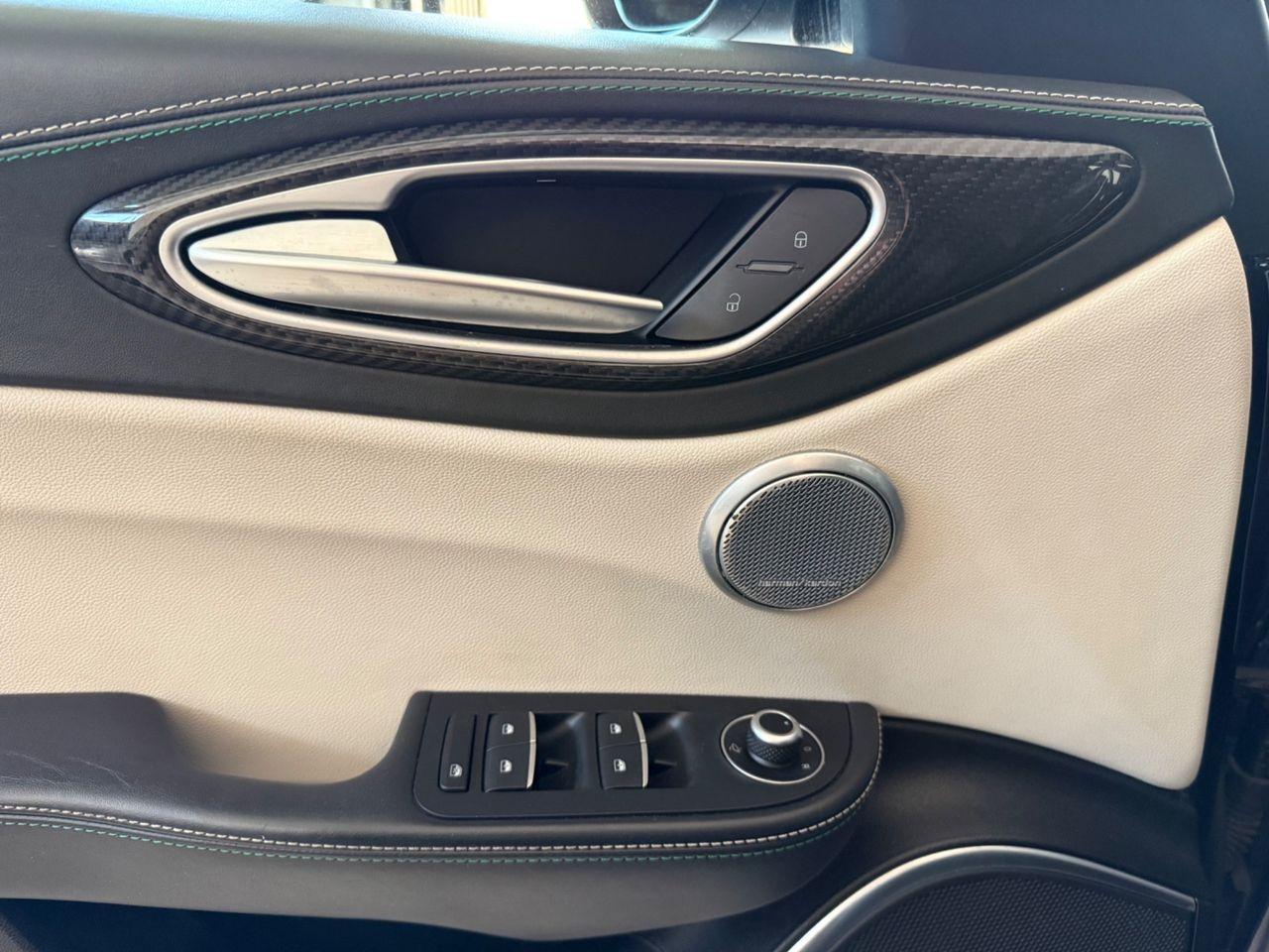 Alfa Romeo Guilia 2.9 V6 Bi-Turbo Quadrofoglio 510ch - Pack Carbone - Harman Kardon - Camera - Non fumeur