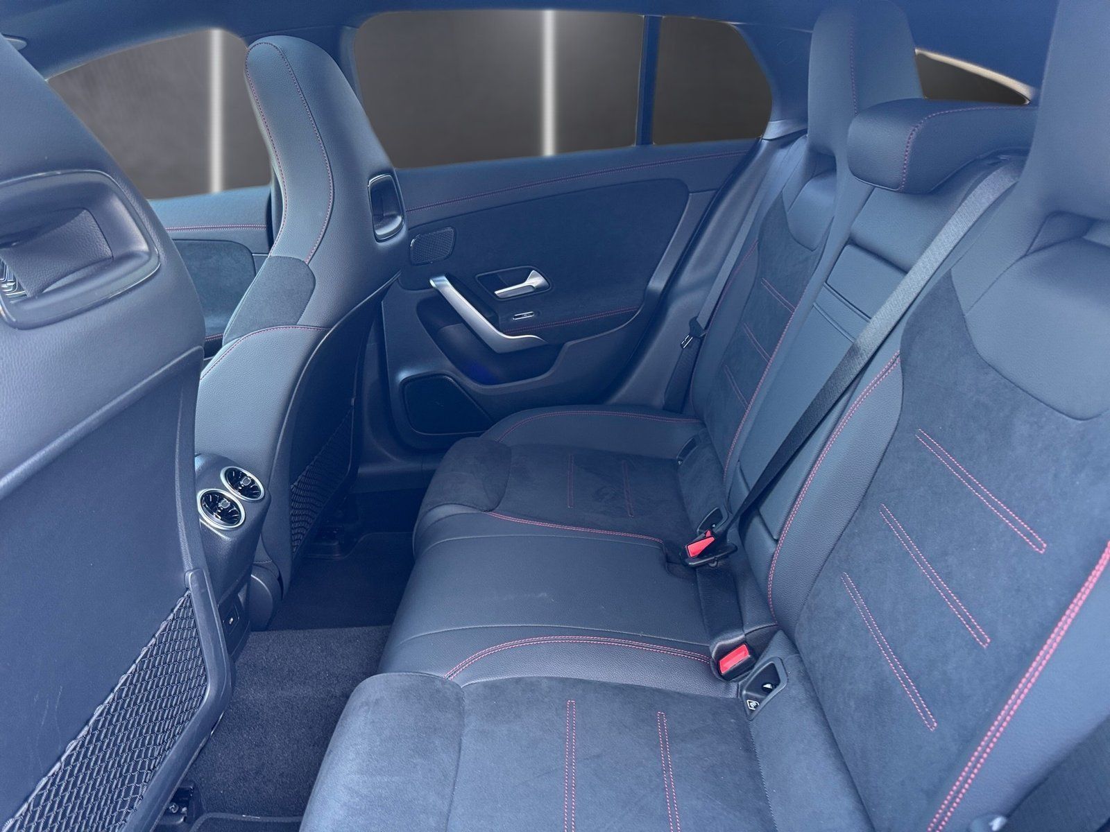Fahrzeugabbildung Mercedes-Benz CLA 200 SB AMG*AHK*Pano*Distro*Totwink*360*HUD*