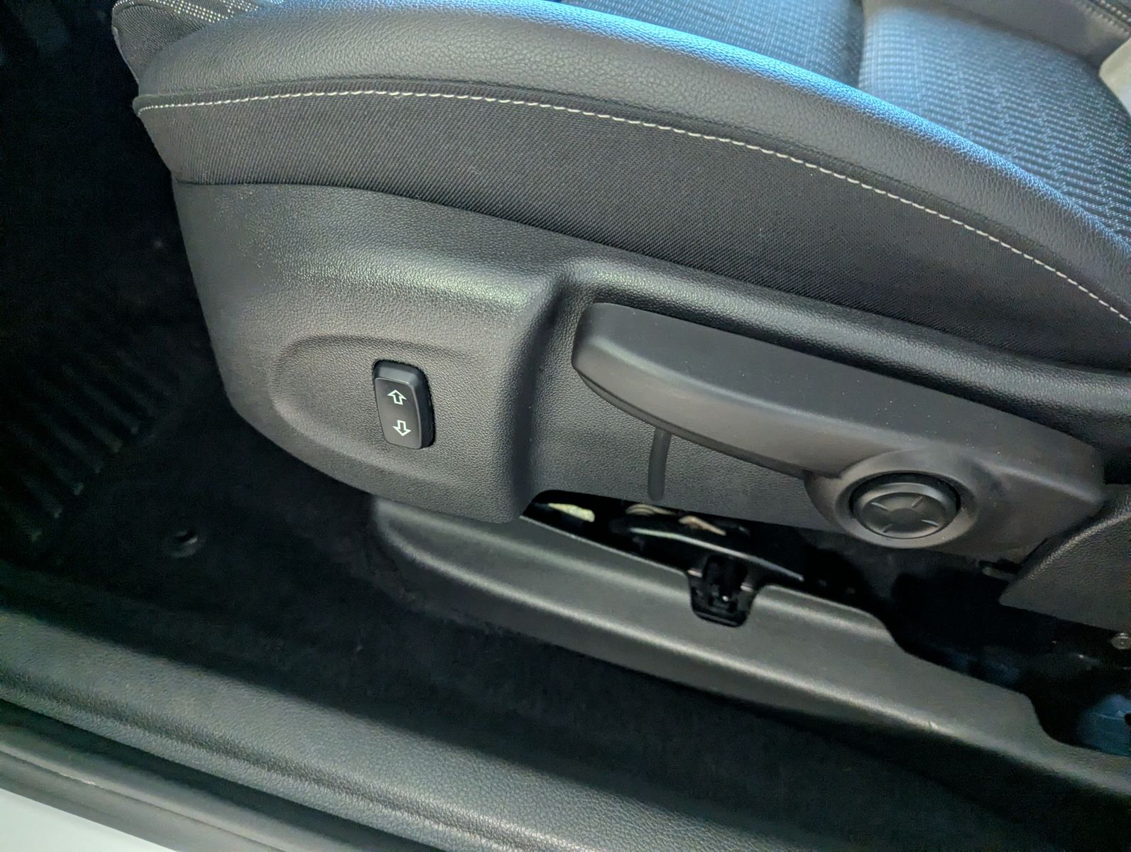 OPEL Astra 1.5 CDTI Aut. Elegance Navi LED Kamera - Image 11