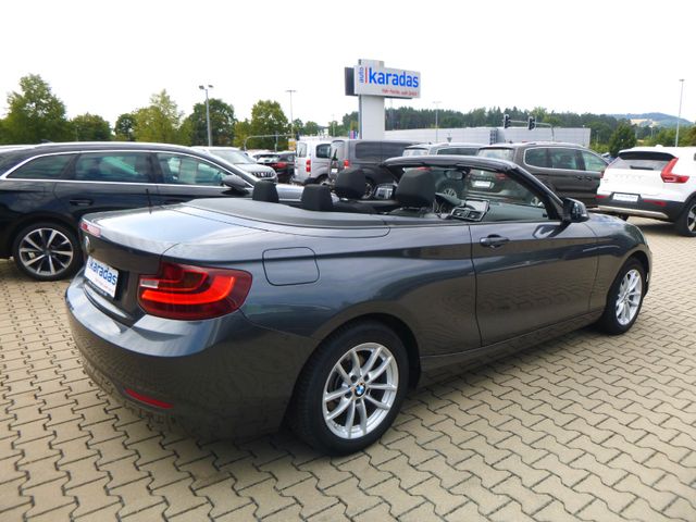 Fahrzeugabbildung BMW 218i Cabrio >NAV/PDC/Sitzheiz/Bluetooth