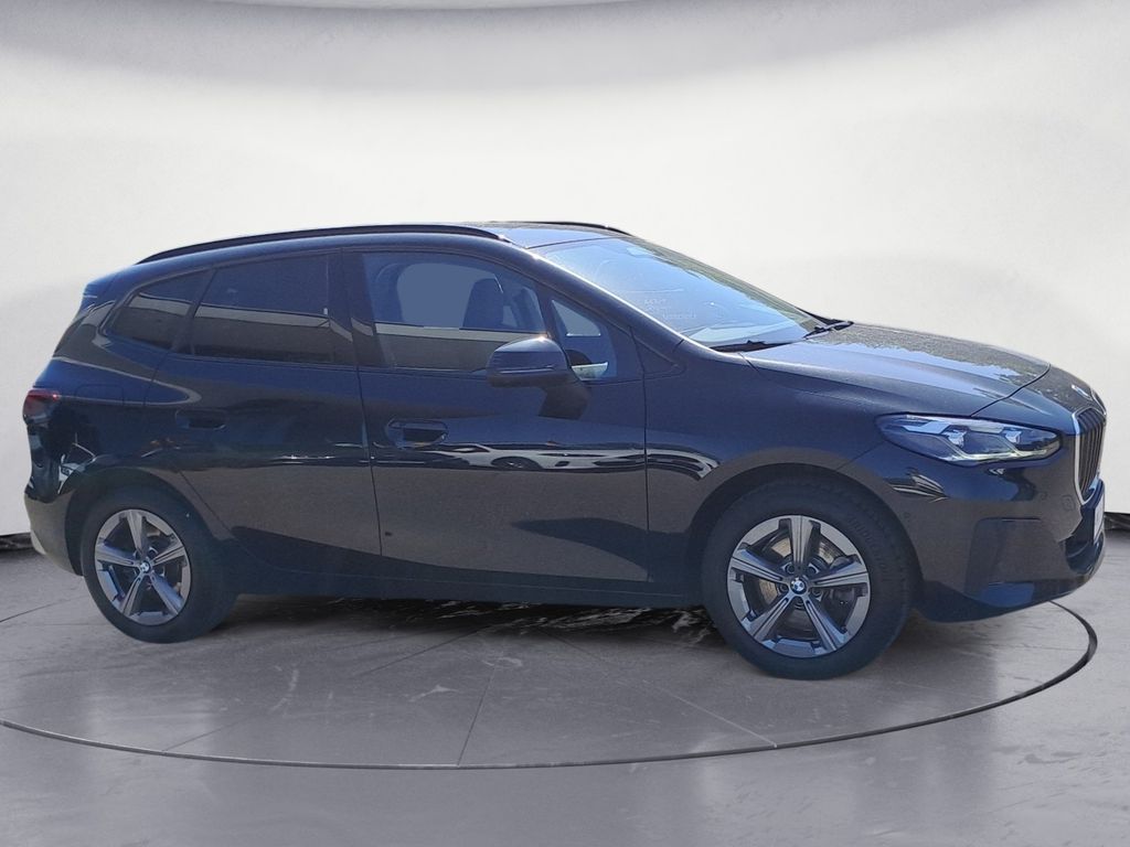 BMW 223 Active Tourer — hlavná fotografia