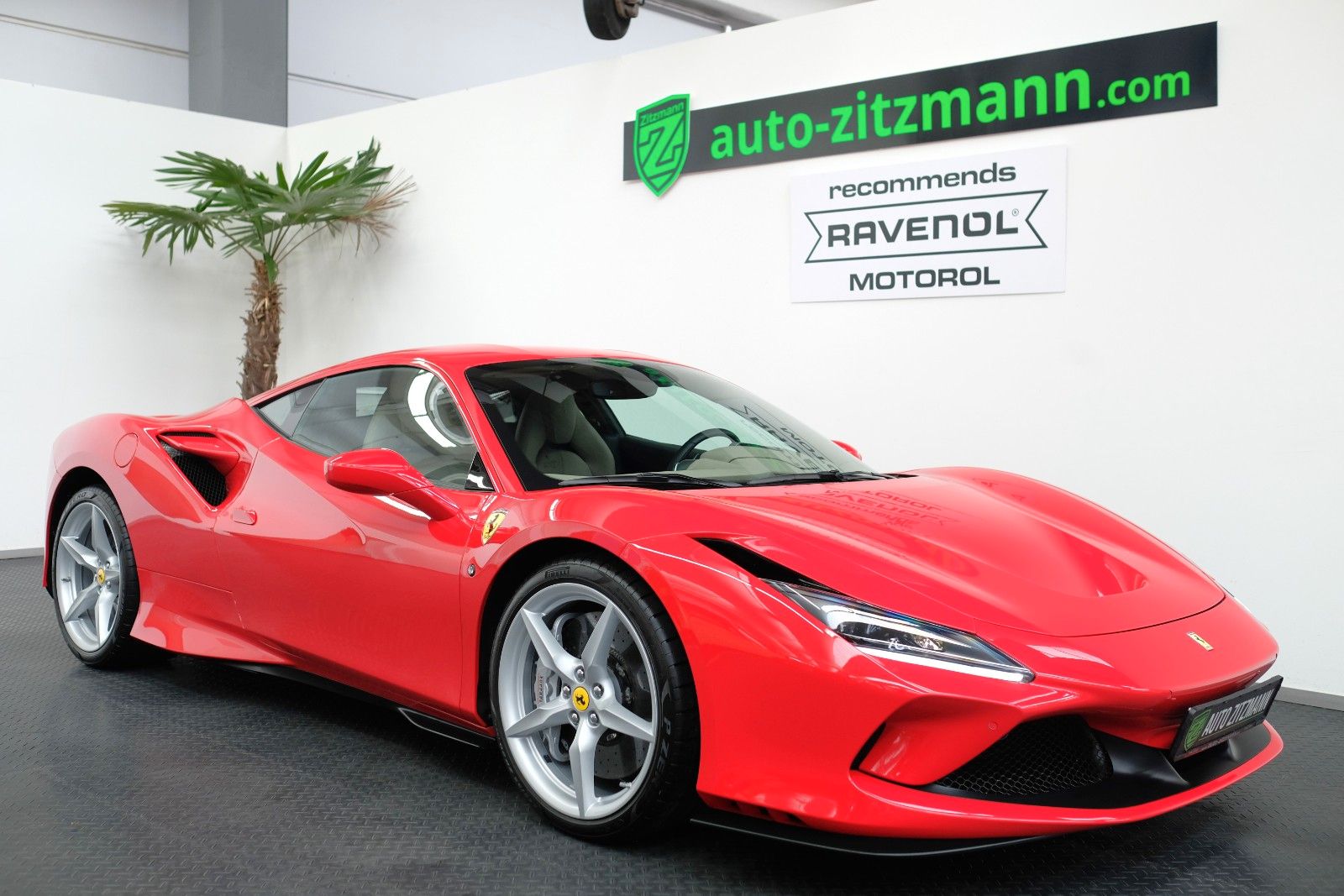 FERRARI F8
