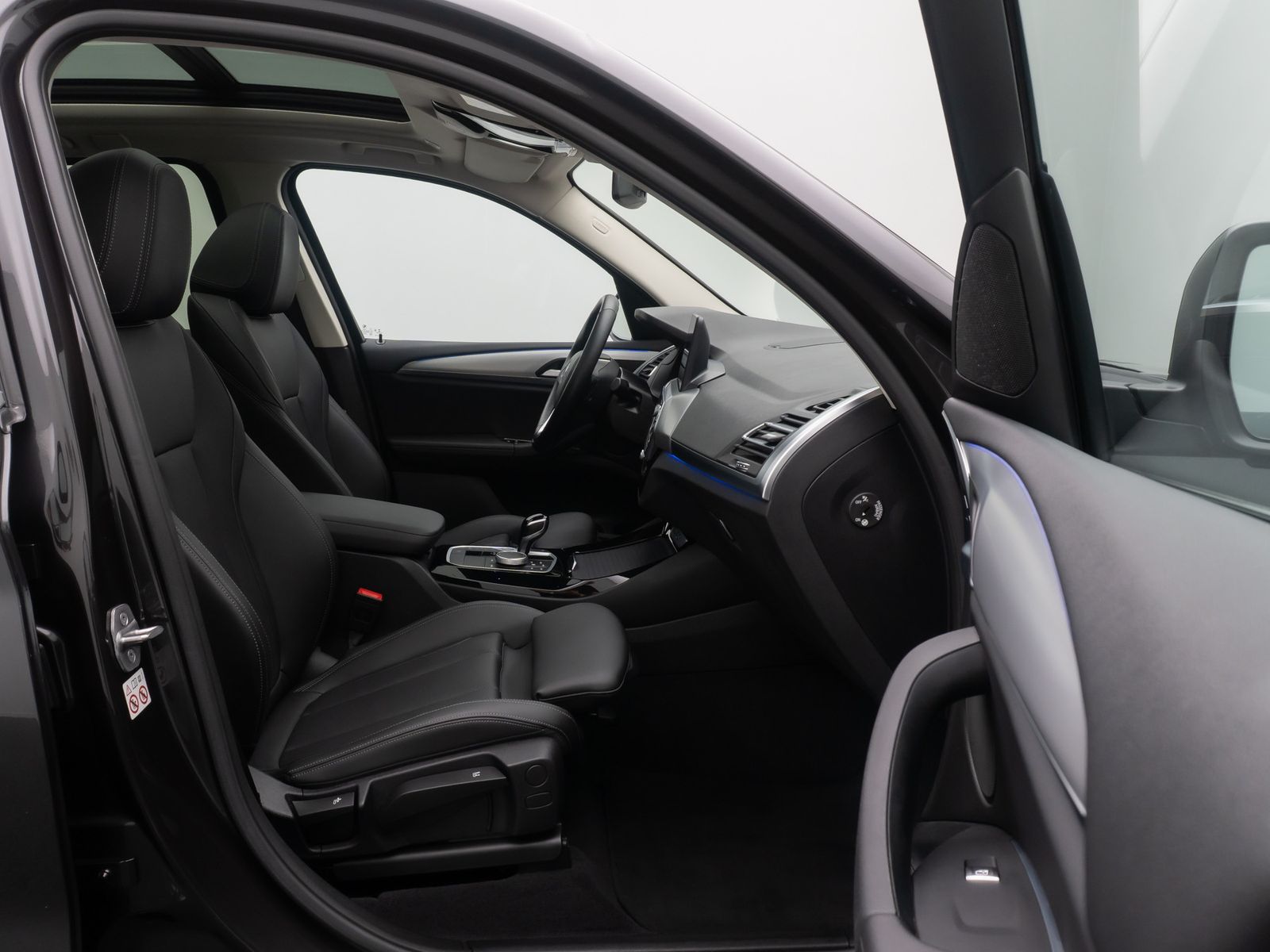 Fahrzeugabbildung BMW X3 xD30i  DAB Kamera HiFi AHK Panorama Laser 19"