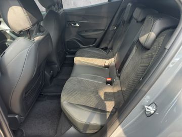 Peugeot 2008 GT HYBRID 145 e-DSC6 +Navi+Kam.+LED+SHZ+ACC