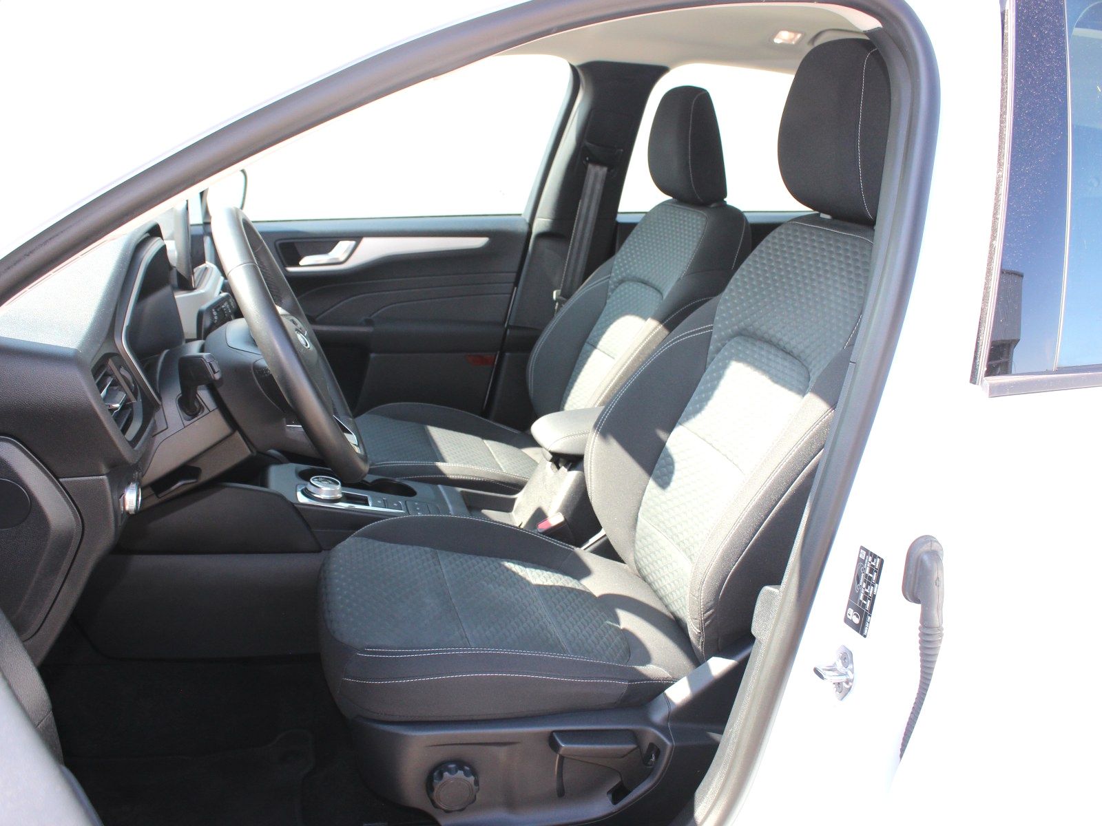 Fahrzeugabbildung Ford Kuga Plug-In Hybrid Cool & Connect 2,5 Duratec