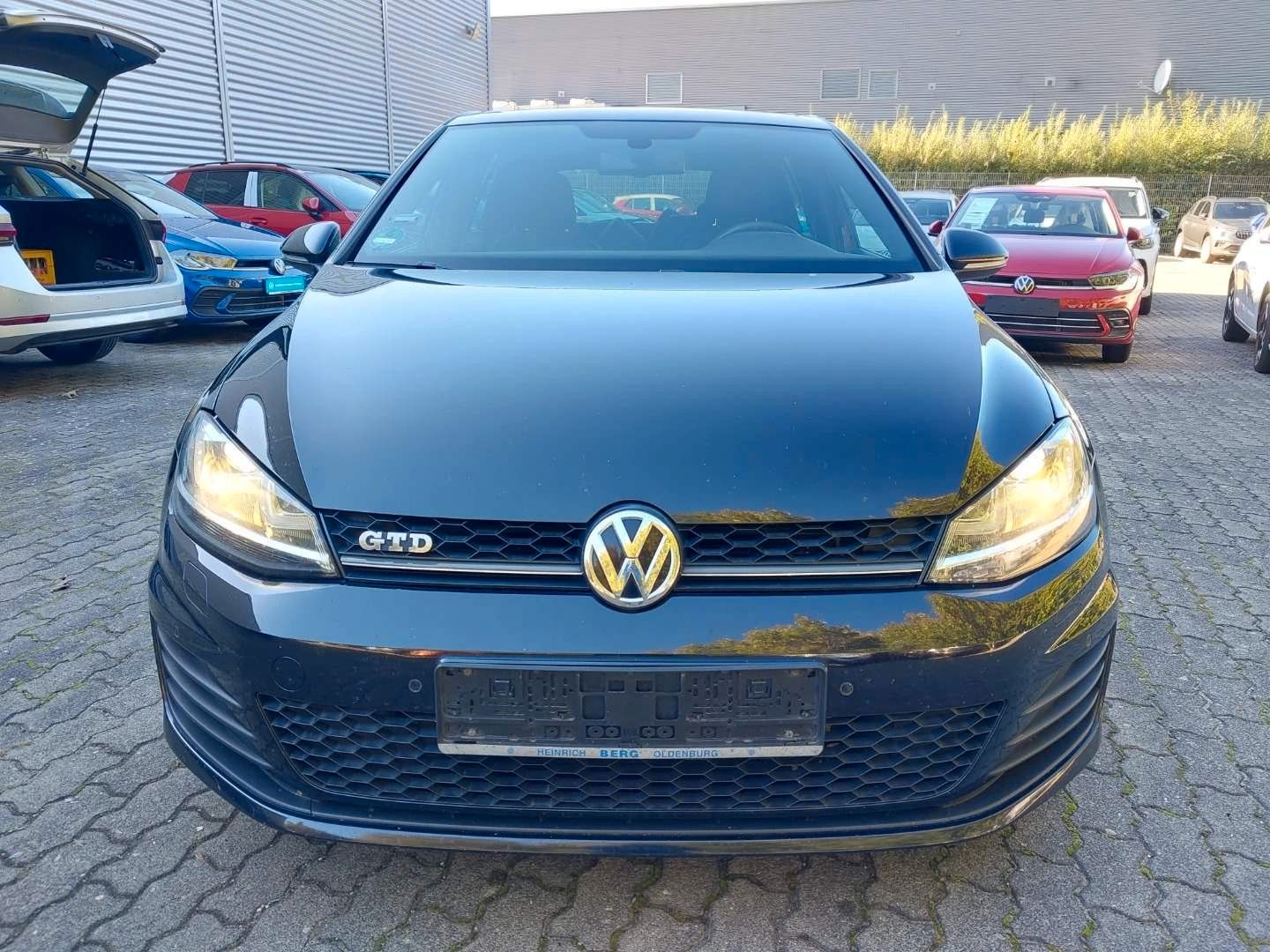 Fahrzeugabbildung Volkswagen Golf GTD 2.0 TDI Leder+Pano+Navi+Kamera+AHK