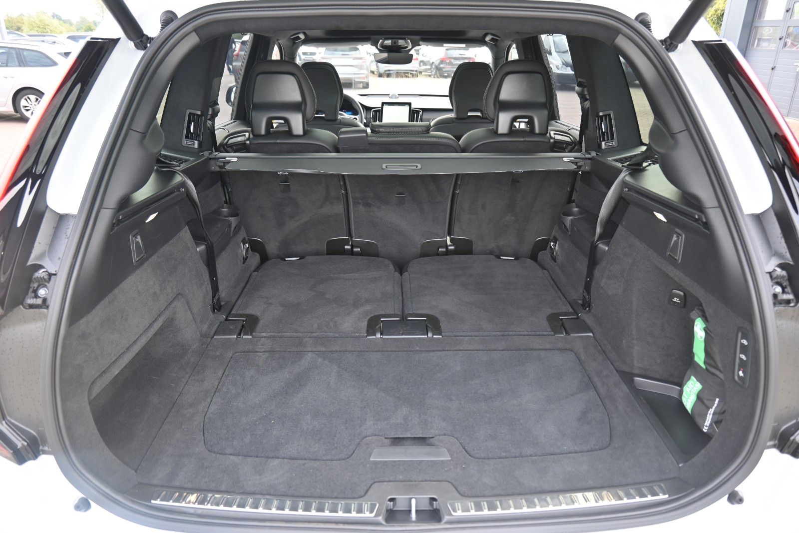 Fahrzeugabbildung Volvo XC90 T8 AWD Ultra Black Edition*LUFT*360*ACC*AHK