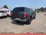 Toyota Hilux 2.8 Double Cab Invincible 4x4 - : Grau, Leder, Berganfahrassistent