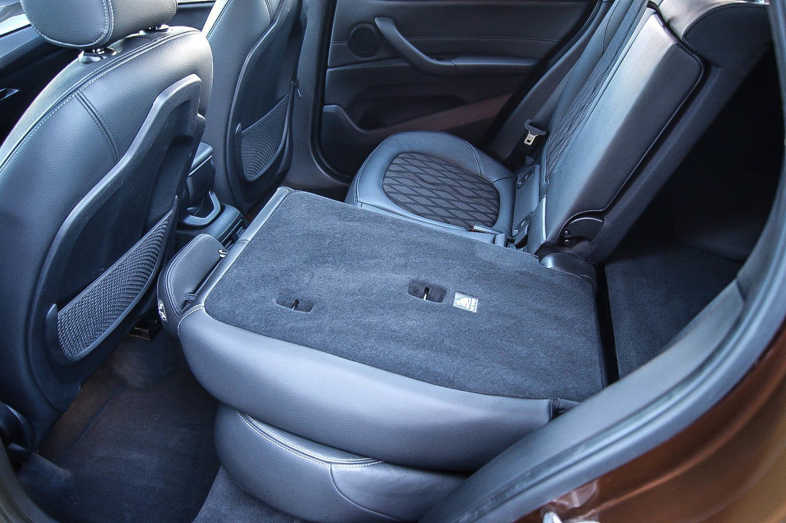 Fahrzeugabbildung BMW X1 xDrive18d xLine Aut. NAVI LED SIZHG TEMPOMAT