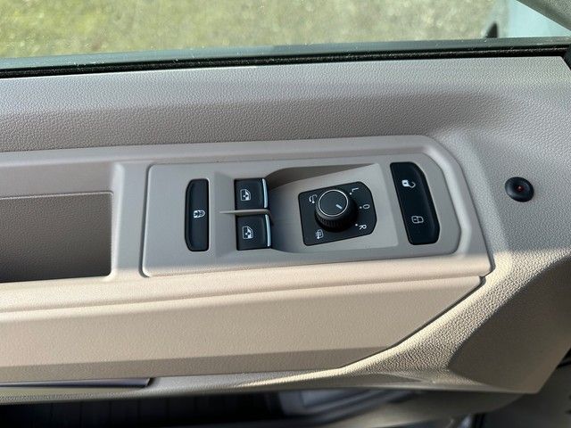 Fahrzeugabbildung Volkswagen T7 Multivan 2.0TDI Life lang +NAVI+7-SITZER+PANO