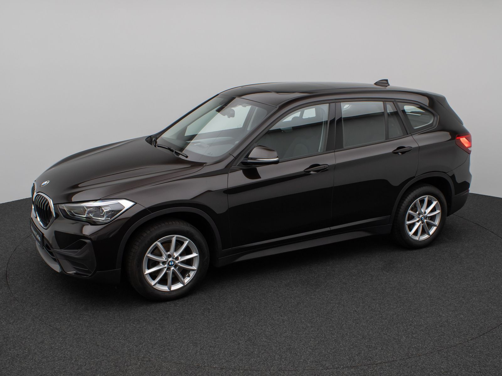 Fahrzeugabbildung BMW X1 sD18i Panorama DAB Navi Geschwindigkeitsreg