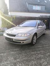 Renault Laguna 2.0l  16V - Renault Laguna mit Benzin-Antrieb: Limousine, 2.0
