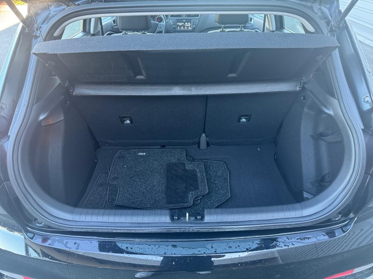 Fahrzeugabbildung Hyundai i20 TREND KAMERA*SHZ*LHZ*CARPLAY*KLIMA*PDC*RADIO
